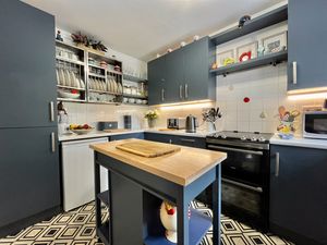 Kitchen- click for photo gallery